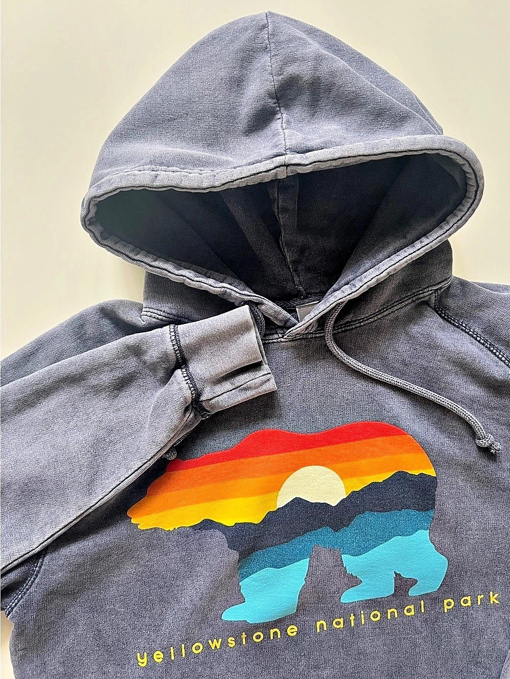 The Duck Co Yellowstone National Park Bear Graphic Unisex Hoodie Size S